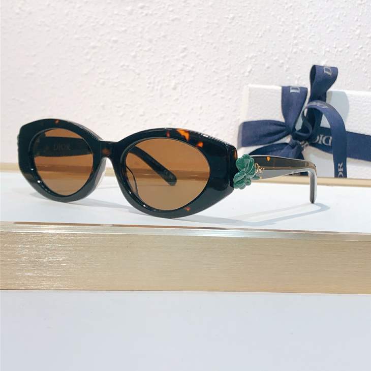 Picture of Dior Sunglasses _SKUfw80880136fw
